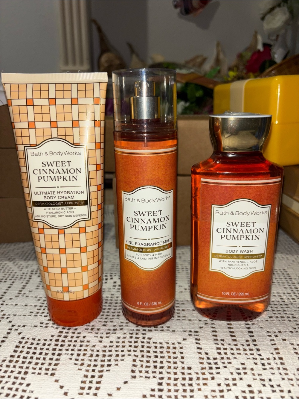 (2026)Bath & Body Works Sweet Cinnamon Pumpkin Body Care Set - Orange